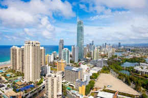 1BR Couples Retreat in Circle on Cavill (Best Location!)
